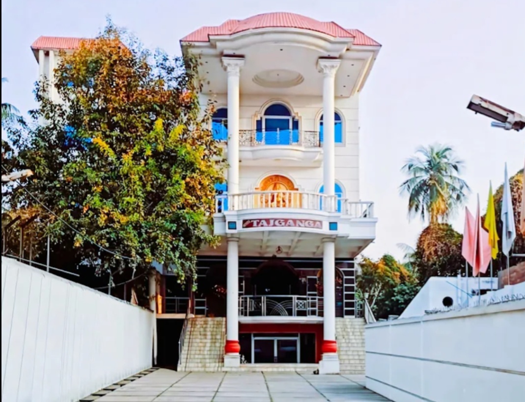 Hotel Taj Ganga